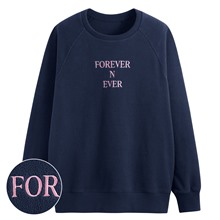 Fleece寬版文字電繡上衣-女