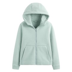 外套很輕盈  觸感質地很柔軟