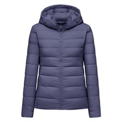 我喜歡這個顏色，看起來比較沒有長輩樣，而且也蠻保暖的