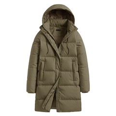 版型略長，袖口束口略寬鬆