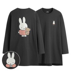 157/60 平常穿L，此款長版很大件買M還是寬鬆，竹節棉材質比較厚，留下當冬天居家服，後面的米菲圖樣很大，超喜歡！