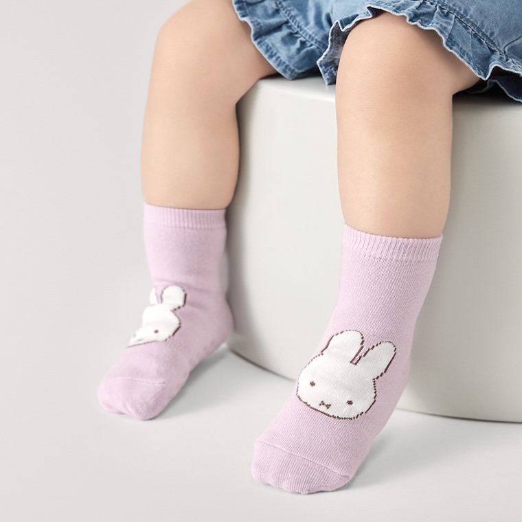 Miffy提花中筒襪(3入)-Baby - 細緻提花工藝，中筒版型實穿好搭配。
