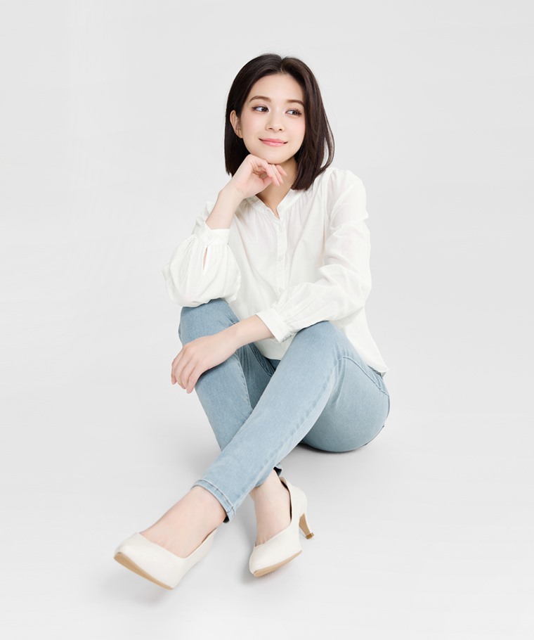 特彈窄管牛仔褲-女 - 經典窄管剪裁，搭配高品質YKK拉鍊，滑順好拉不卡頓。