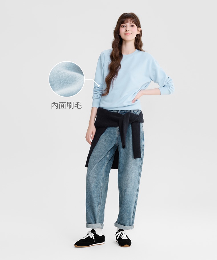刷毛圓領衫-女 - 內面刷毛設計，觸感柔軟親膚，提升保暖性。
