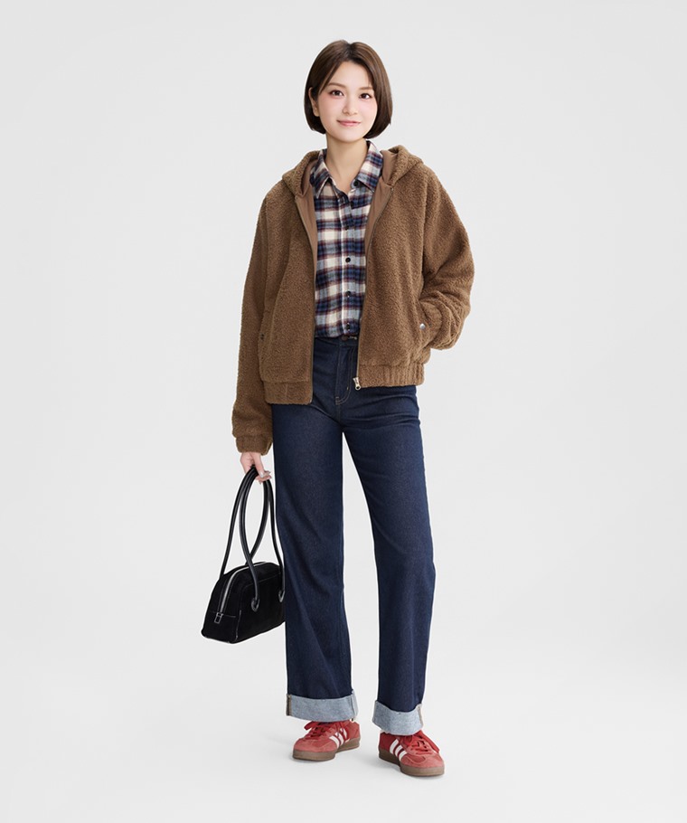 仿羊羔絨連帽外套-女 - 仿羊羔絨布料豐厚柔軟，營造溫暖包覆感。