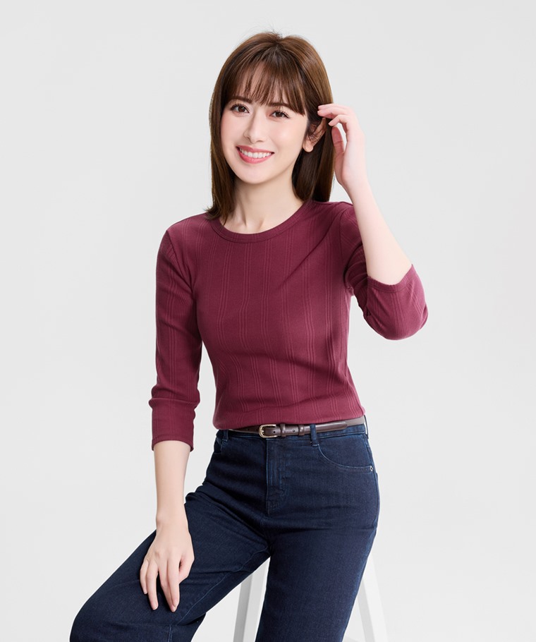 初秋新品上市：女 · 羅紋圓領七分袖T恤,女 · 細版皮帶,女 · 高腰牛仔寬褲