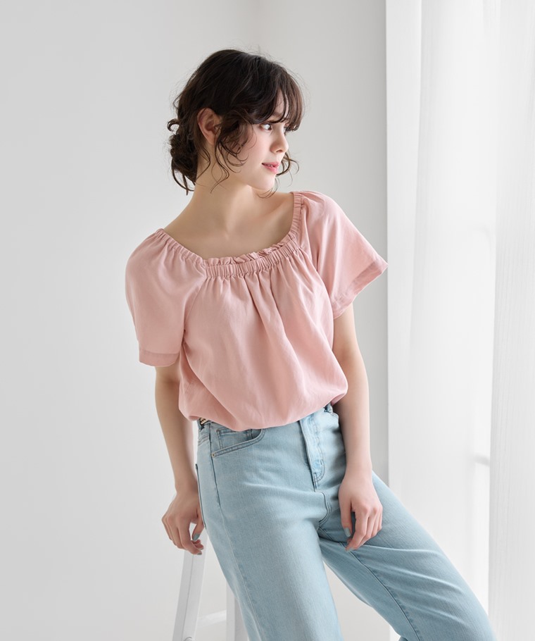 精選特輯：女 · 亞麻混紡方領寬版上衣,女 · 編織皮帶,女 · 高腰牛仔寬褲