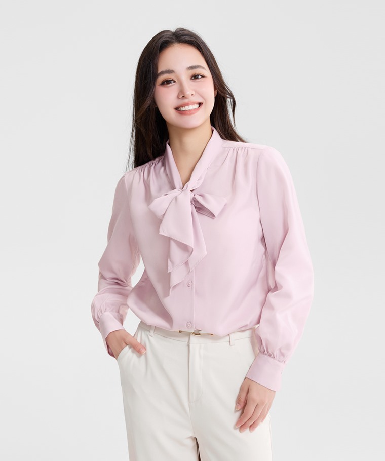職場穿搭推薦：女 · 緞面領結長袖襯衫,女 · heatup輕磨毛平口Bra細肩帶
