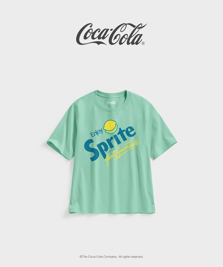 聯名系列T恤-WOMEN：女 · 可口可樂寬版印花T恤-11