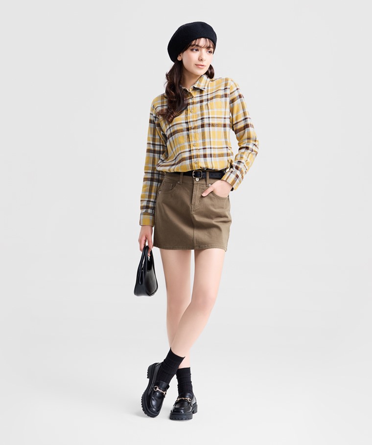 精選女裝系列：女 · 法蘭絨格紋襯衫,女 · 寬羅紋中筒襪,女 · 簡約皮帶