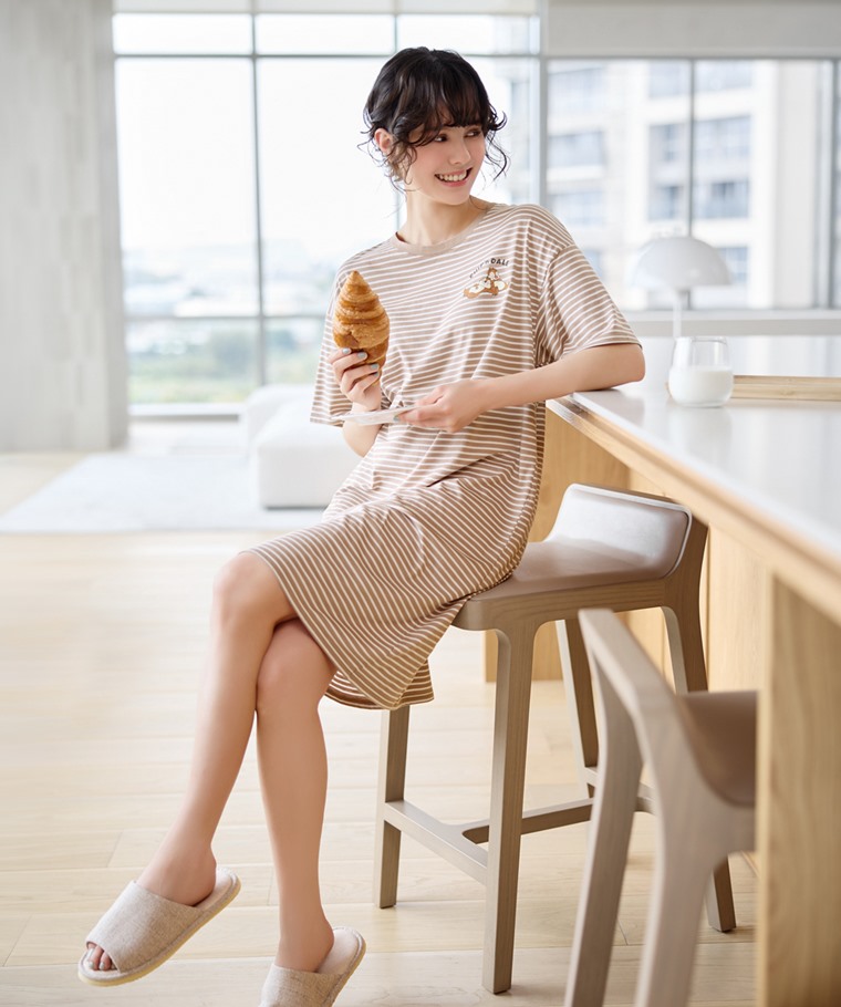 宅家舒適家居系列：女 · 迪士尼系列莫代爾條紋家居洋裝
