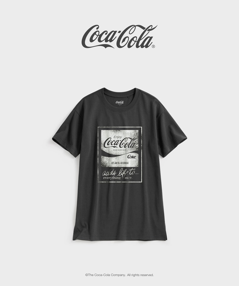 聯名系列T恤-WOMEN：女 · 可口可樂寬長版印花T恤-14
