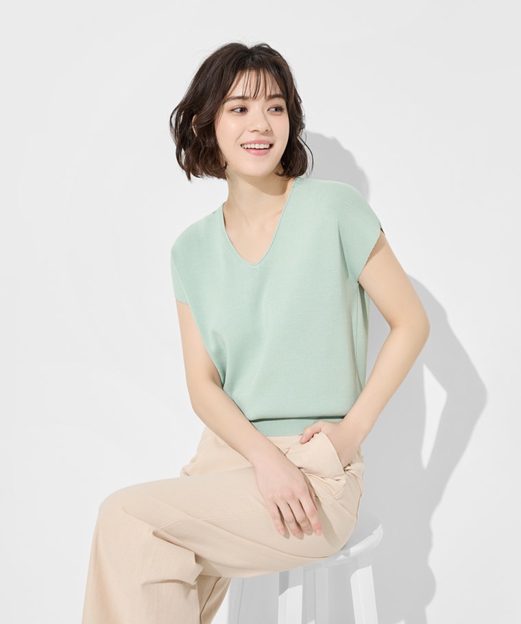 春季新品上市：女 · V領寬版連袖針織衫,女 · 棉麻寬褲