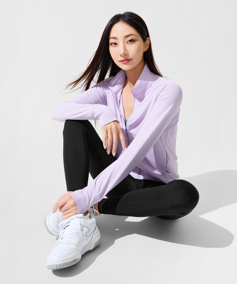運動精選系列：女 · 吸排抗UV網眼立領外套,女 · 吸排無中線中度緊身褲,女 · 毛圈運動踝襪,女 · 運動中度支撐交叉細肩帶Bra背心