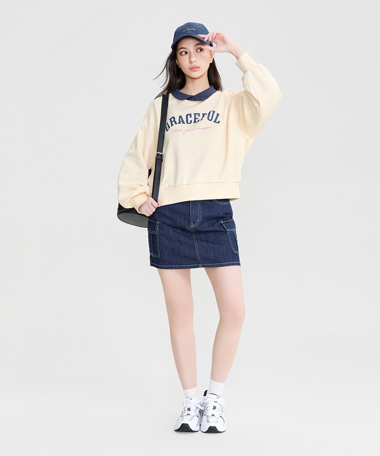工裝牛仔連褲短裙-女 - 內層安全褲設計，貼心車線外縫溫和親膚，活動安心舒適。