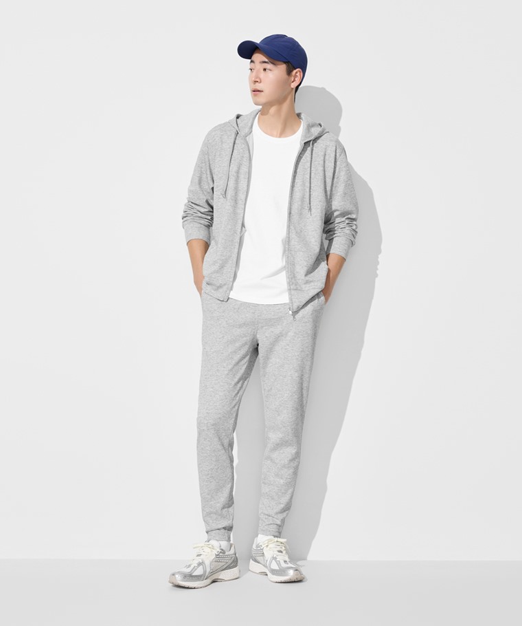 成套穿搭推薦：男 · 快乾棉休閒長褲,男 · 快乾棉抗UV連帽外套,男 · 毛圈羅紋配條中筒襪,男 · 純棉圓領T恤