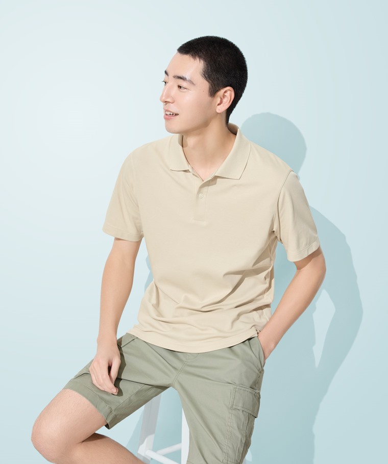 涼感網眼polo衫-男 - 下襬開衩設計，修身舒適，活動更自在。