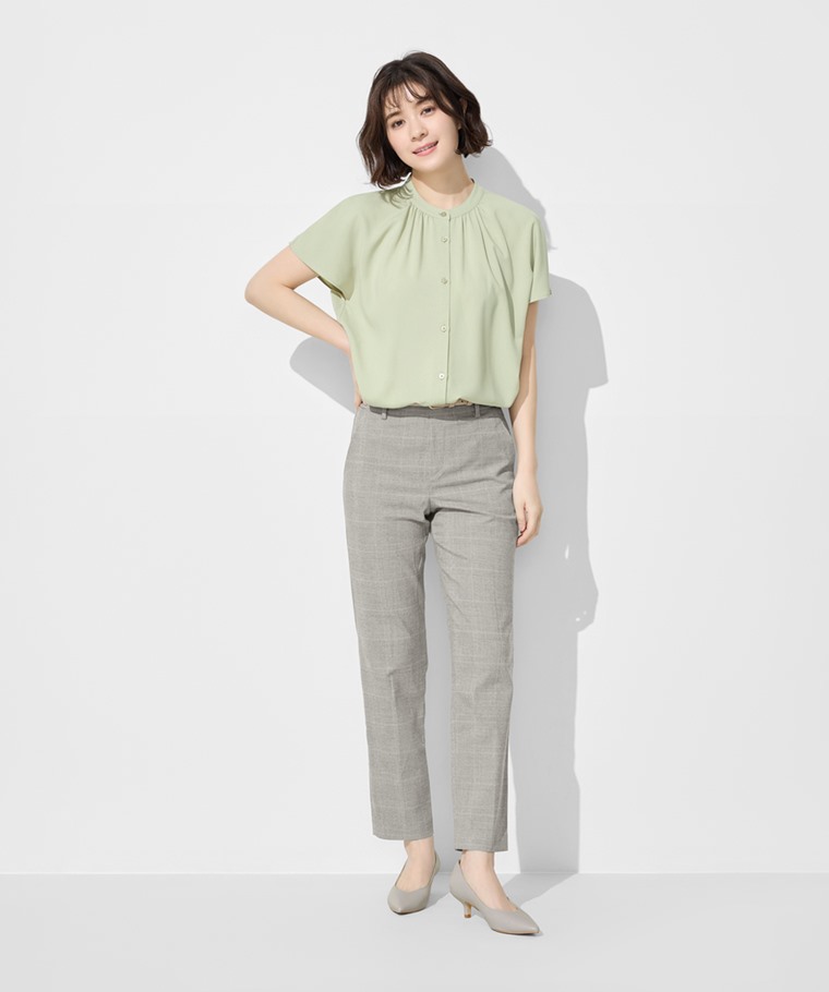 職場穿搭推薦：女 · 嫘縈立領連袖襯衫,女 · 細版皮帶,女 · 鬆緊腰頭格紋九分褲,女 · Bra細肩帶背心