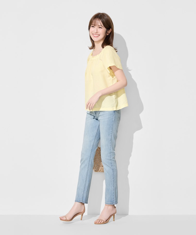 春夏女裝新品：女 · 亞麻混紡方領寬版上衣