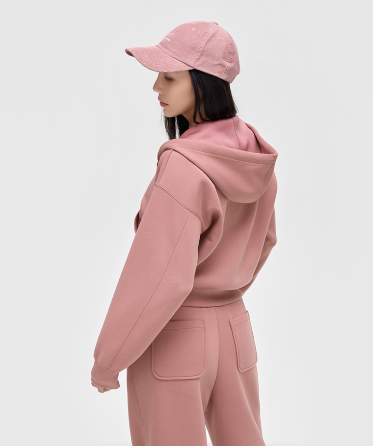 運動空氣層短版連帽外套-女 - 高品質YKK拉鍊，滑順好拉不卡頓，帽繩細節，增添休閒造型感。