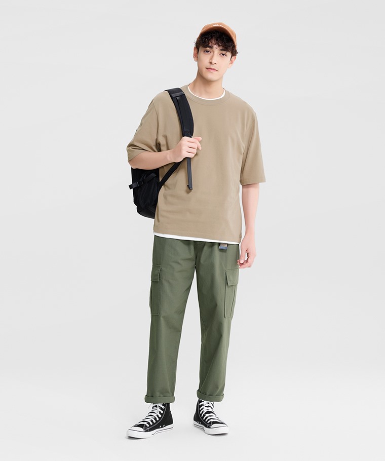 秋冬男裝新品：男 · 磨毛柔棉寬版五分袖T恤,男 · 寬版工裝九分褲,男 · 毛圈中筒襪,配條腰帶