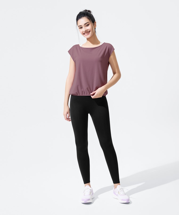 運動精選系列：女 · 輕柔運動連袖上衣,女 · 吸排無中線中度緊身褲,女 · 運動中度支撐交叉細肩帶Bra背心