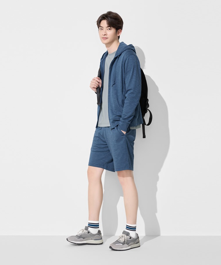 成套穿搭推薦：男 · 快乾棉休閒短褲,男 · 快乾棉抗UV連帽外套,男 · 輕涼棉質背心,男 · 羅紋配條中筒襪