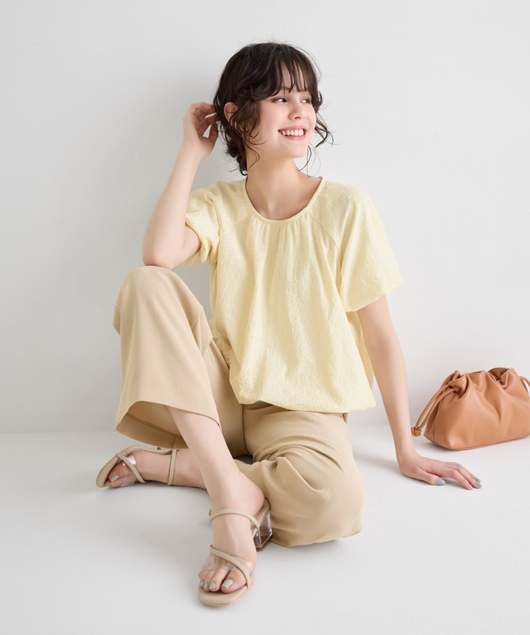 精選特輯：女 · 棉質花瓣蕾絲澎袖上衣,女 · 垂墜打褶寬褲