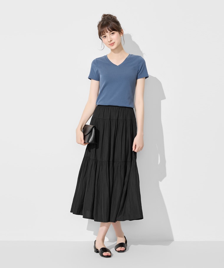 春夏女裝新品：女 · 棉質羅紋V領T恤,女 · 細褶蛋糕長裙