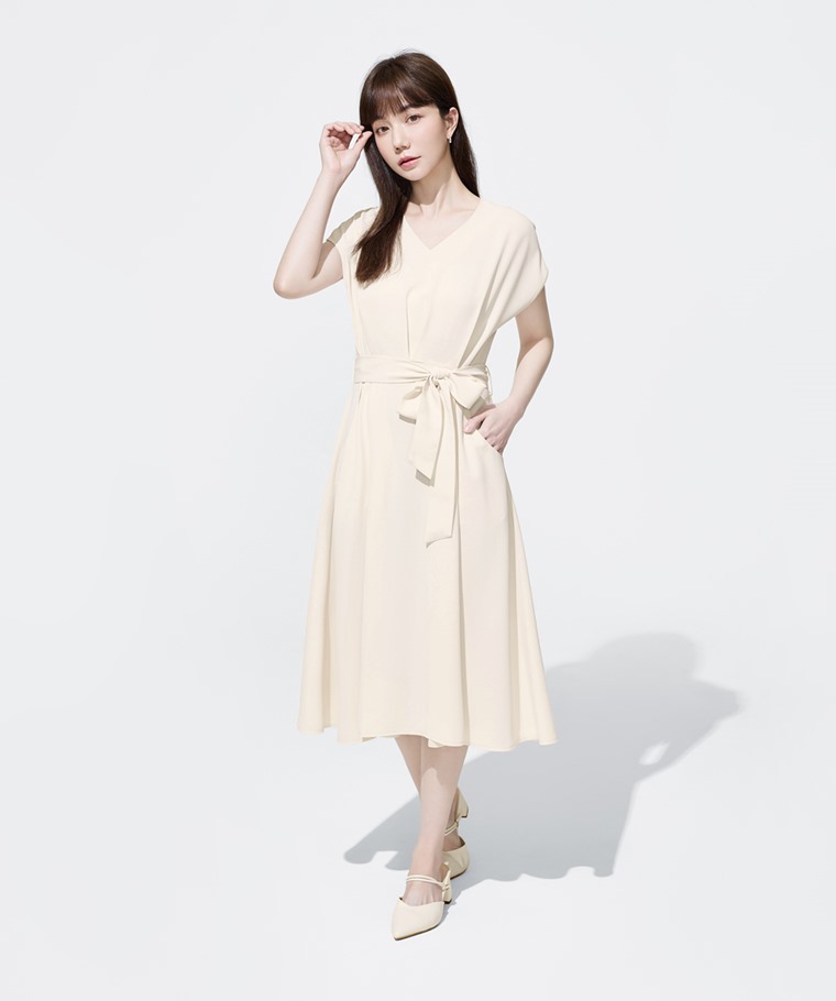 輕柔V領綁帶洋裝-女