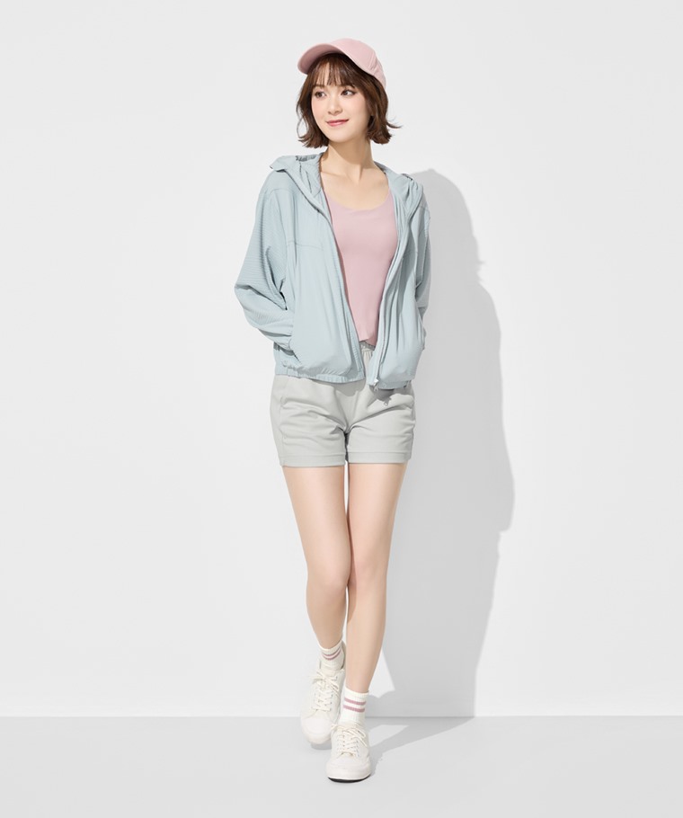 吸排運動鬆緊短褲-女 - 鬆緊腰頭搭配臀線剪接版型，大動作更方便，適合各種球類運動與日常活動。