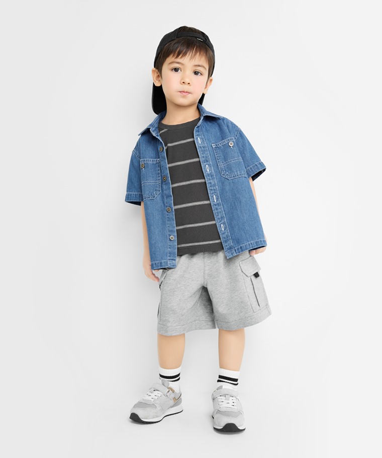 春夏童裝新品：童 · 牛仔寬版短袖襯衫,童 · 小毛圈口袋五分褲,童 · 毛圈配條中筒襪,童 · 純棉條紋寬版落肩T恤