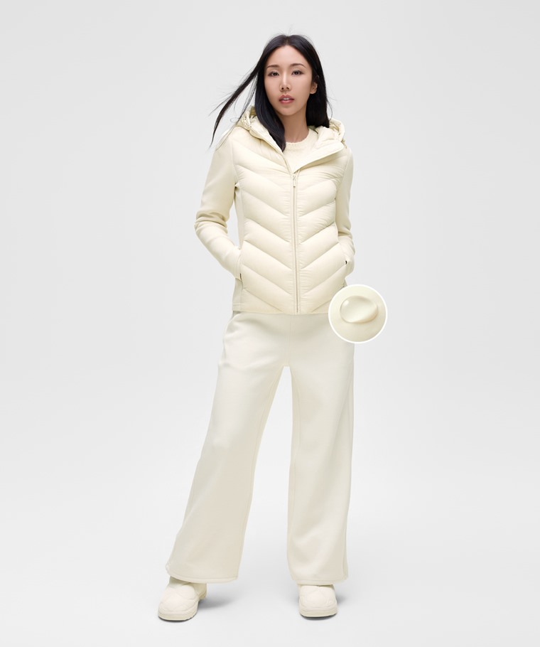 極輕羽絨拼接連帽外套-女 - 嚴選蓬鬆度700+以上高品質90%羽絨，通過IDFL國際專業檢測，羽絨含量、蓬鬆度及清潔度皆達國際認證標準。