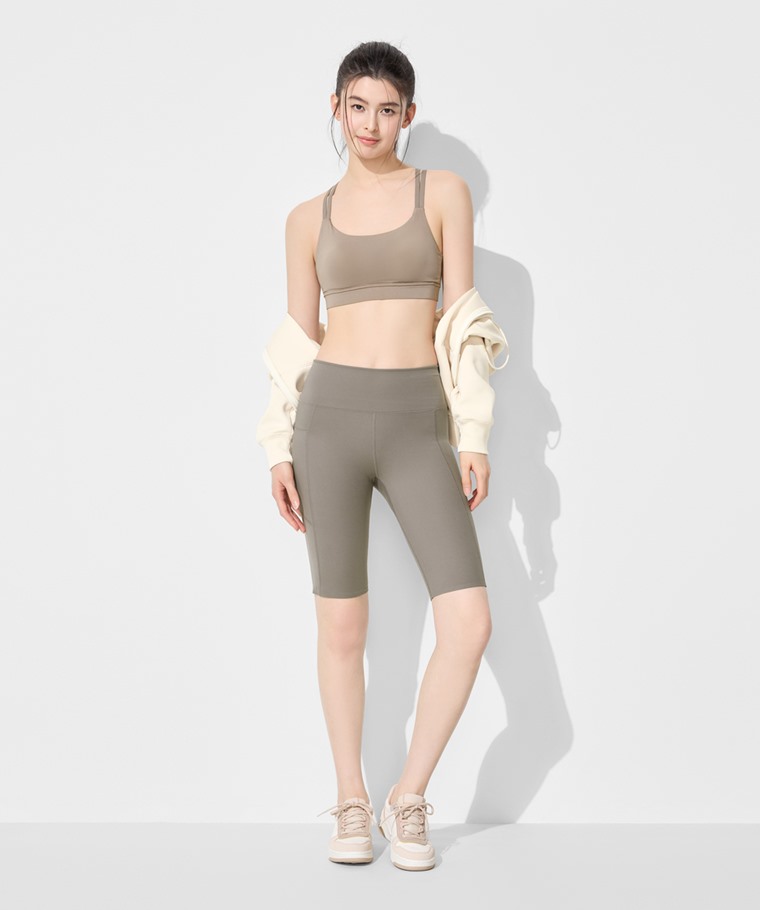 運動精選系列：女 · 吸排附口袋中度五分緊身短褲,女 · 運動中度支撐交叉細肩帶Bra背心,女 · 運動空氣層短版連帽外套