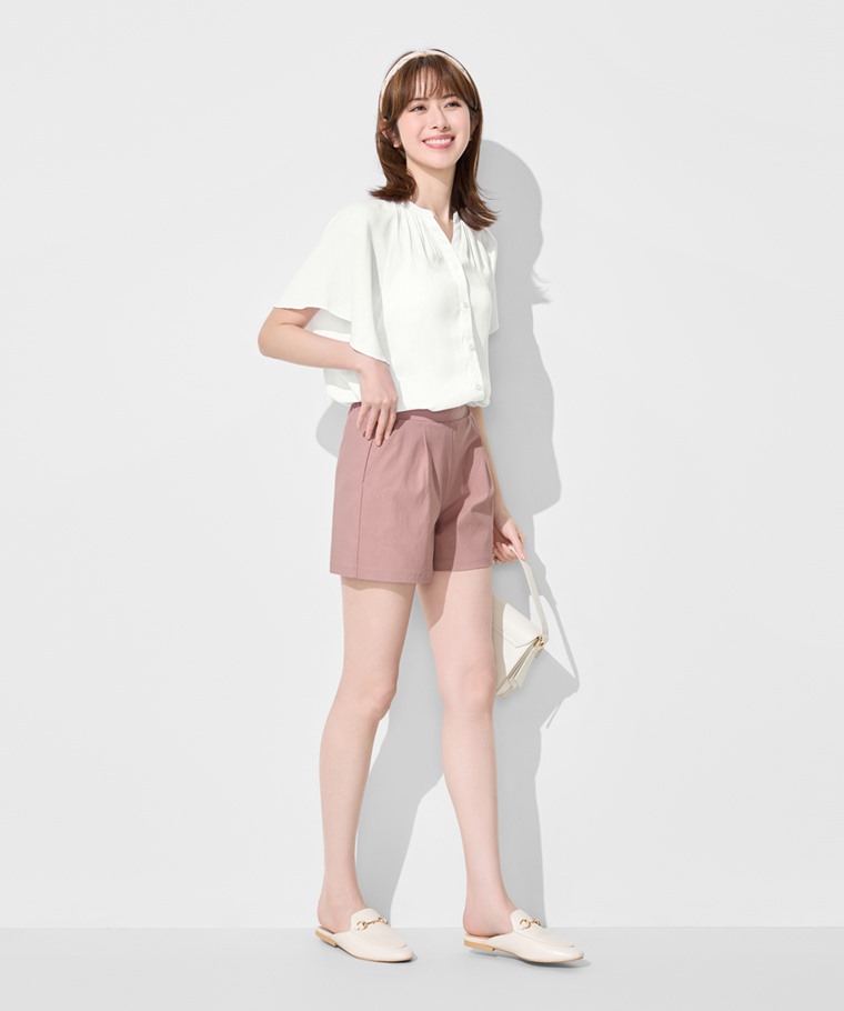 職場穿搭推薦：女 · 彈力打褶短褲,女 · Bra細肩帶背心,女 · 柔光寬版荷葉袖上衣