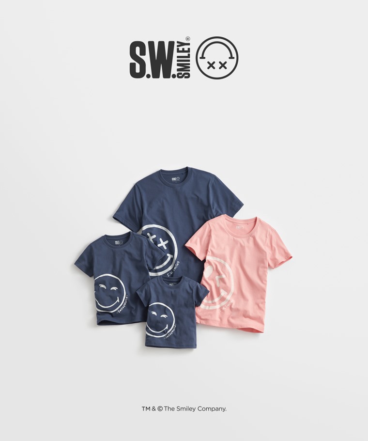 親子/情侶系列：女 · S.W.SMILEY®印花T恤-02,男 · S.W.SMILEY®印花T恤-02,Baby · SmileyWorld®印花T恤-02,童 · SmileyWorld®印花T恤-02