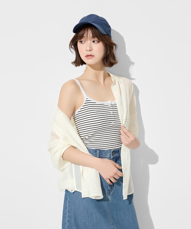 春夏女裝新品：女 · Bra條紋蕾絲細肩帶背心,女 · 垂墜感牛仔長裙,女 · 細褶紋理寬版襯衫