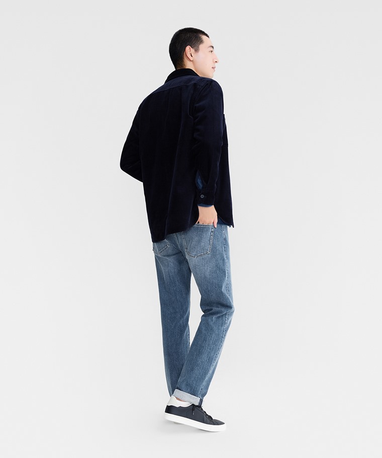 Slim Fit修身牛仔褲-男 - 修身直筒褲剪裁設計。