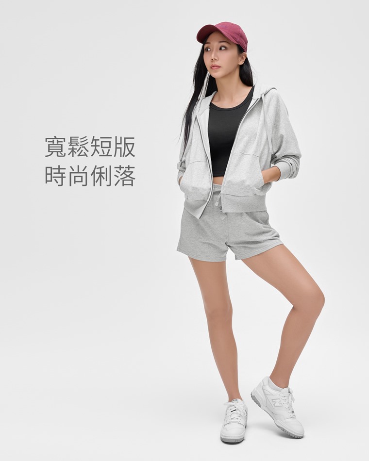 毛圈寬鬆短版連帽外套-女 - 採用高品質YKK塑鋼拉鍊，滑順好拉不卡頓、不刮手。
