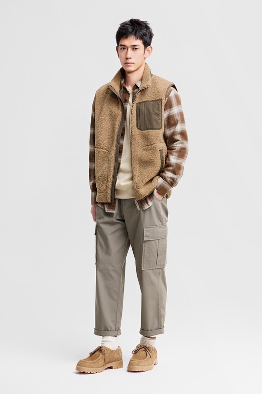 仿羊羔絨拼接背心-男