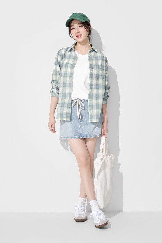 輕薄格紋長袖襯衫-女