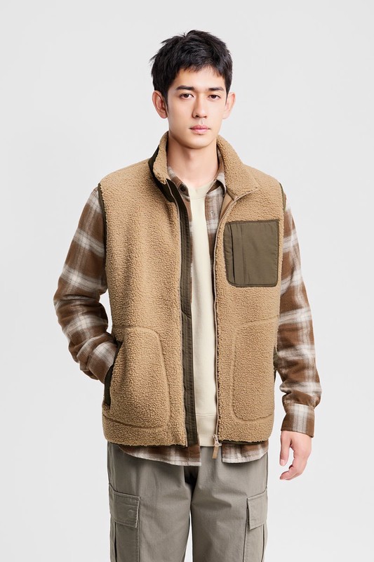 仿羊羔絨拼接背心-男