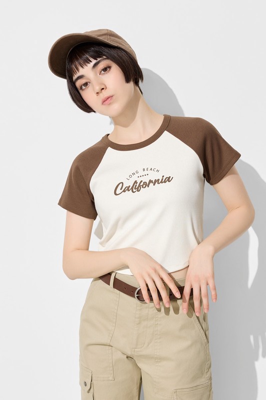 羅紋拉克蘭袖文字印花短版T恤-女