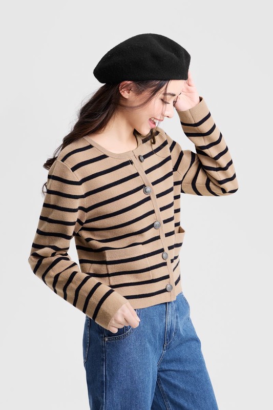 條紋寬版圓領針織外套-女