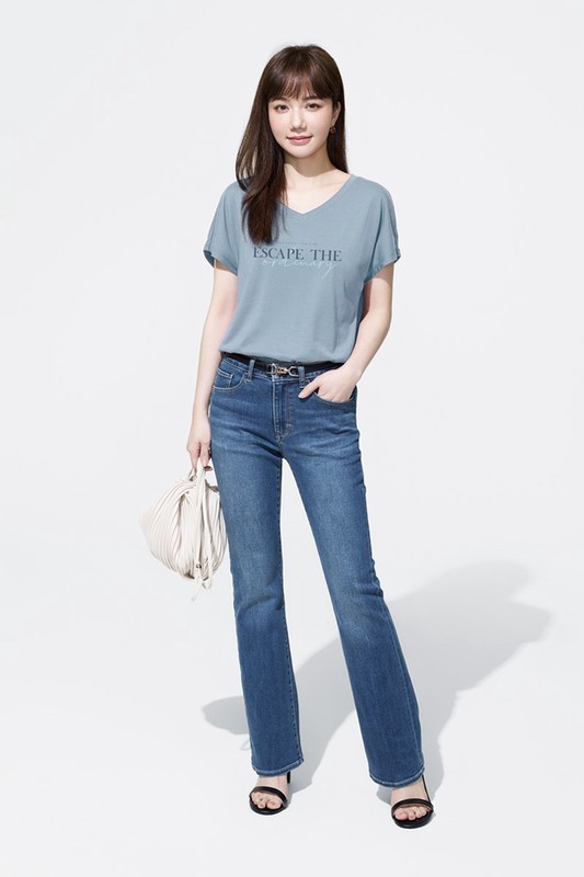 莫代爾V領文字上衣-02-女