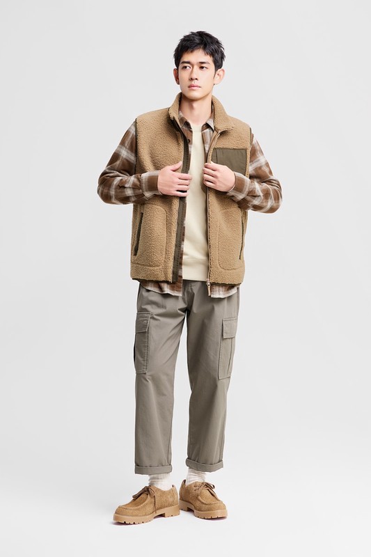 仿羊羔絨拼接背心-男