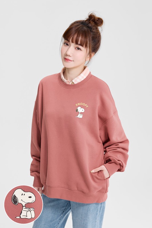 史努比系列刷毛寬長版口袋印花圓領衫-14-女