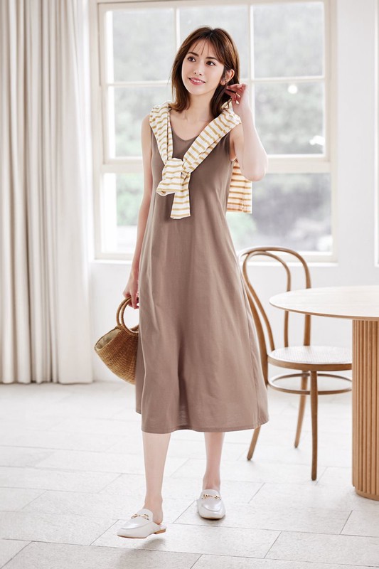 絲光棉寬鬆V領長洋裝-女