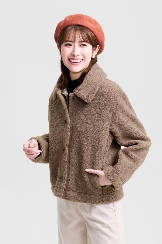 仿羊羔絨翻領外套-女