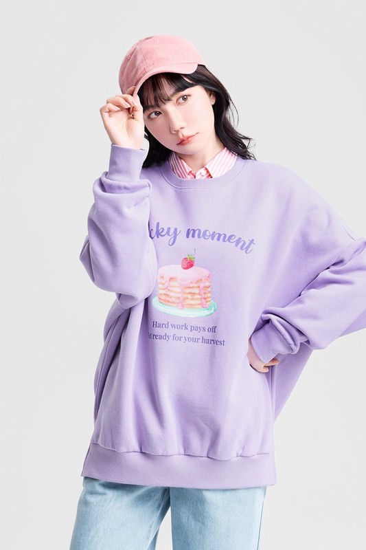 鬆餅刷毛寬長版印花圓領衫-女